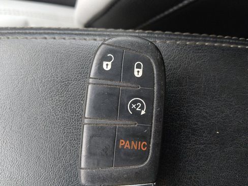 Used 2018 Jeep Compass Latitude w/ Popular Equipment Group image 32
