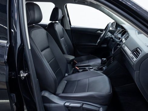 Used 2021 Volkswagen Tiguan SE image 23