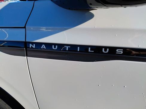 New 2026 Lincoln Nautilus Reserve AWD/4WD image 5