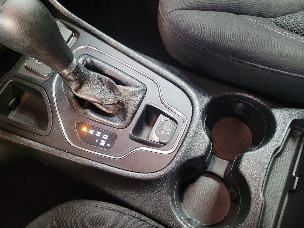 Used 2020 Jeep Cherokee Latitude FWD image 26