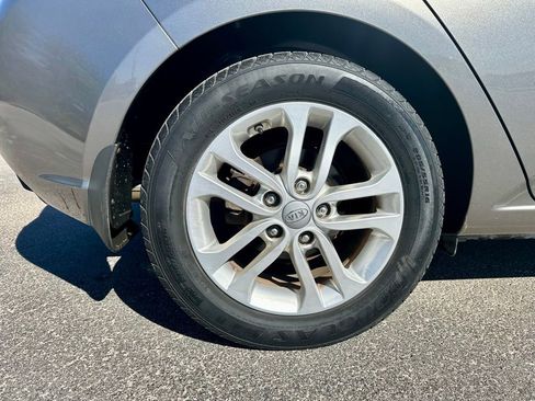 Used 2012 Kia Forte EX image 30