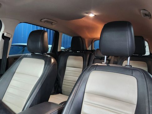 Used 2019 Ford Escape SEL image 11