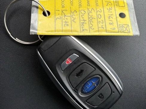 Used 2024 Subaru Outback Limited image 18