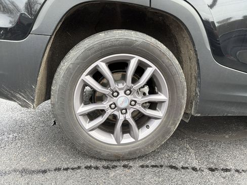 Certified 2023 GMC Terrain SLT image 31