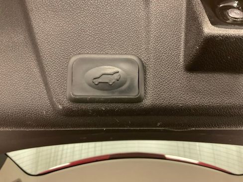 Used 2015 Chevrolet Traverse LT image 39