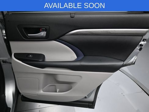 Used 2018 Toyota Highlander Limited AWD/4WD image 37