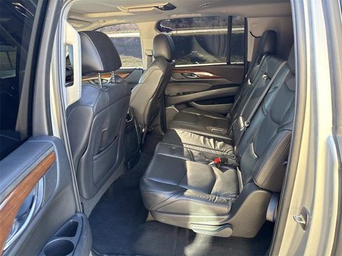 Used 2018 Cadillac Escalade ESV Premium Luxury image 19
