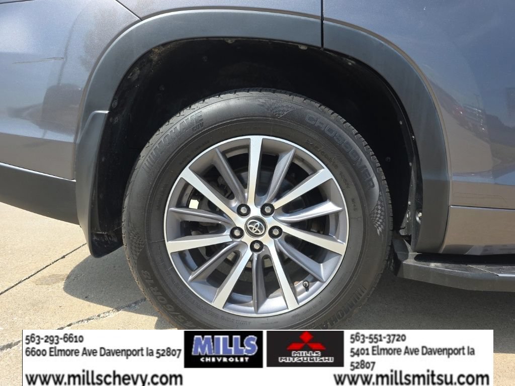 Used 2018 Toyota Highlander XLE FWD image 24