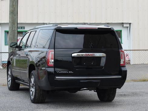Used 2016 GMC Yukon XL Denali w/ Open Road Package AWD/4WD image 6