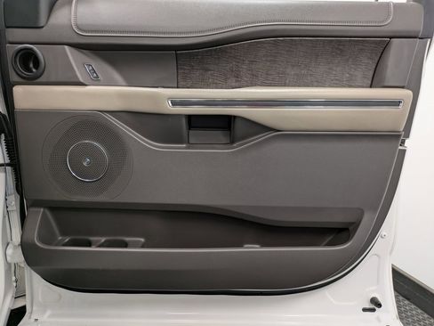 Used 2021 Ford Expedition Max Limited image 27