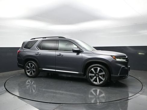 Used 2023 Honda Pilot Elite image 6