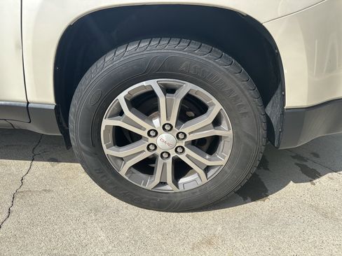 Used 2013 GMC Acadia SLT AWD/4WD image 16