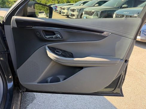 Used 2014 Chevrolet Impala LT w/ Convenience Package FWD image 16