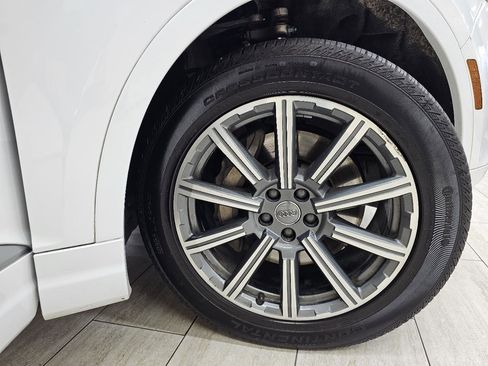 Used 2017 Audi Q7 3.0T Prestige w/ Prestige Package image 43