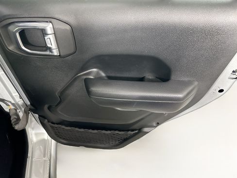 Used 2023 Jeep Wrangler Unlimited w/ Convenience Group AWD/4WD image 27