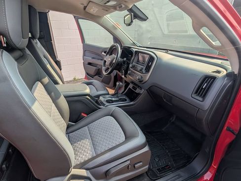 Used 2017 Chevrolet Colorado Z71 AWD/4WD image 17