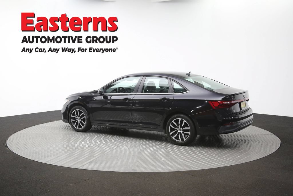 Used 2025 Volkswagen Jetta SE FWD image 63