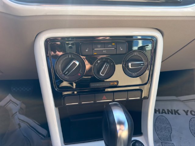 Used 2018 Volkswagen Beetle 2.0T S w/ Style & Comfort Package FWD image 18