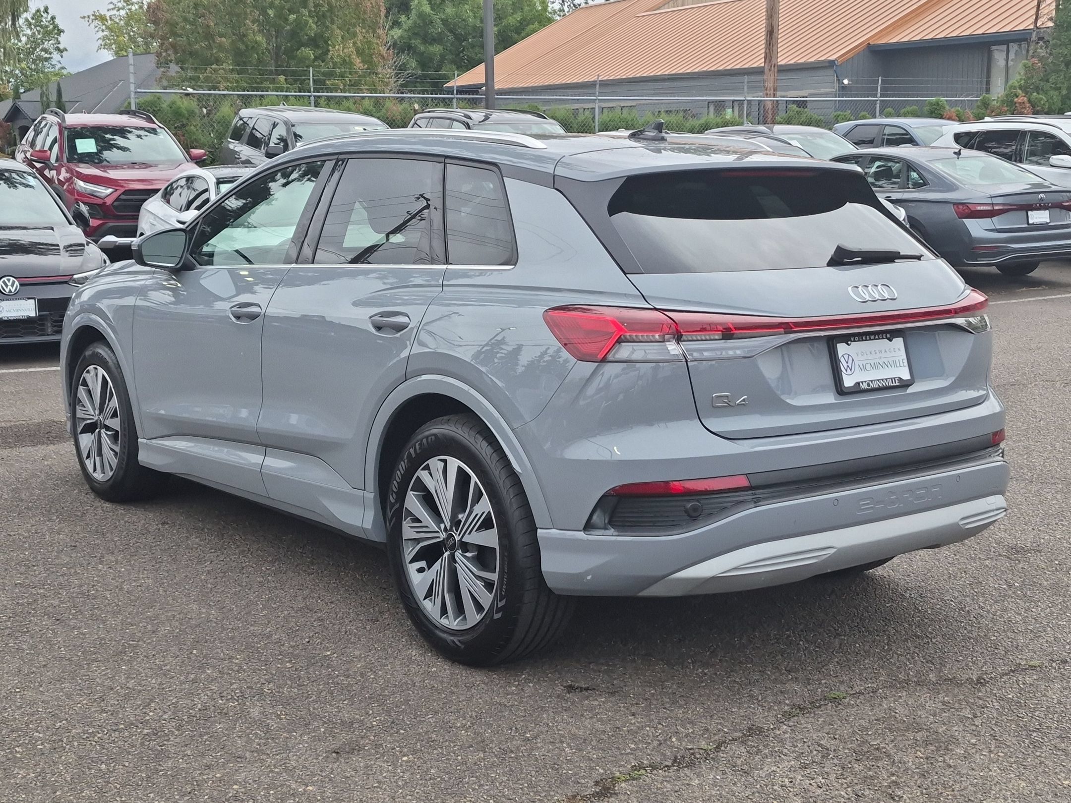 Used 2023 Audi Q4 e-tron Premium w/ Convenience Package RWD image 3