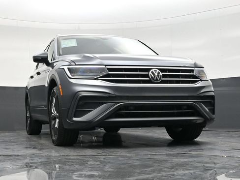 Used 2024 Volkswagen Tiguan SE FWD image 23