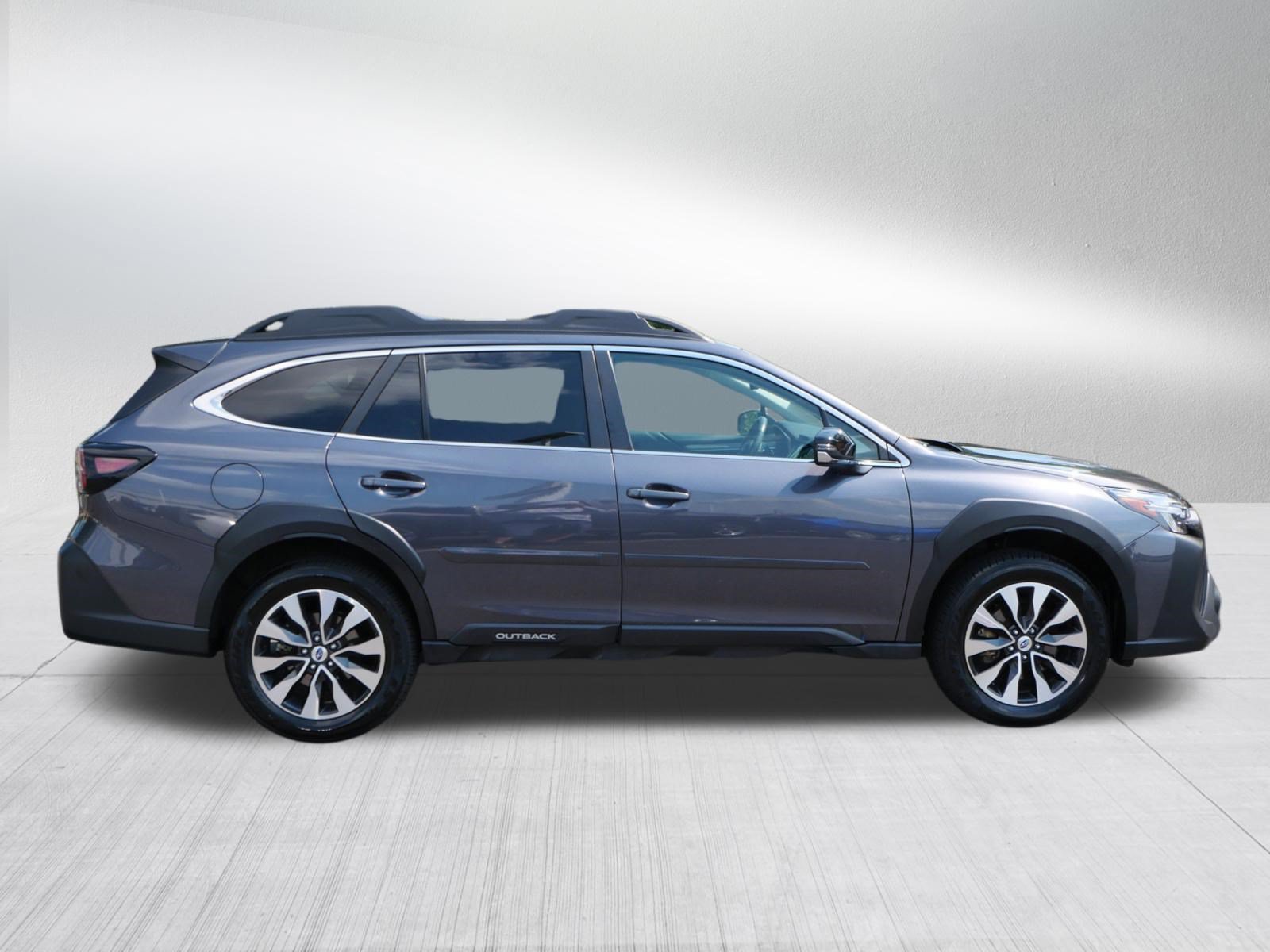 Used 2023 Subaru Outback Limited XT AWD/4WD image 8