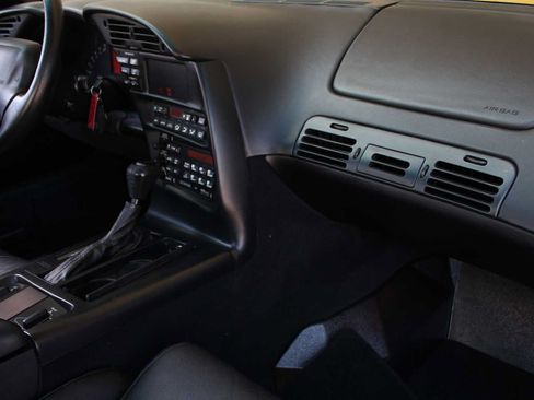 Used 1995 Chevrolet Corvette Coupe RWD image 21