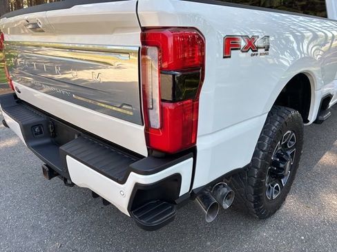 Used 2024 Ford F250 Platinum w/ FX4 Off-Road Package AWD/4WD image 14