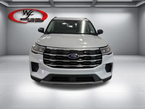 New 2026 Ford Explorer Active RWD image 2