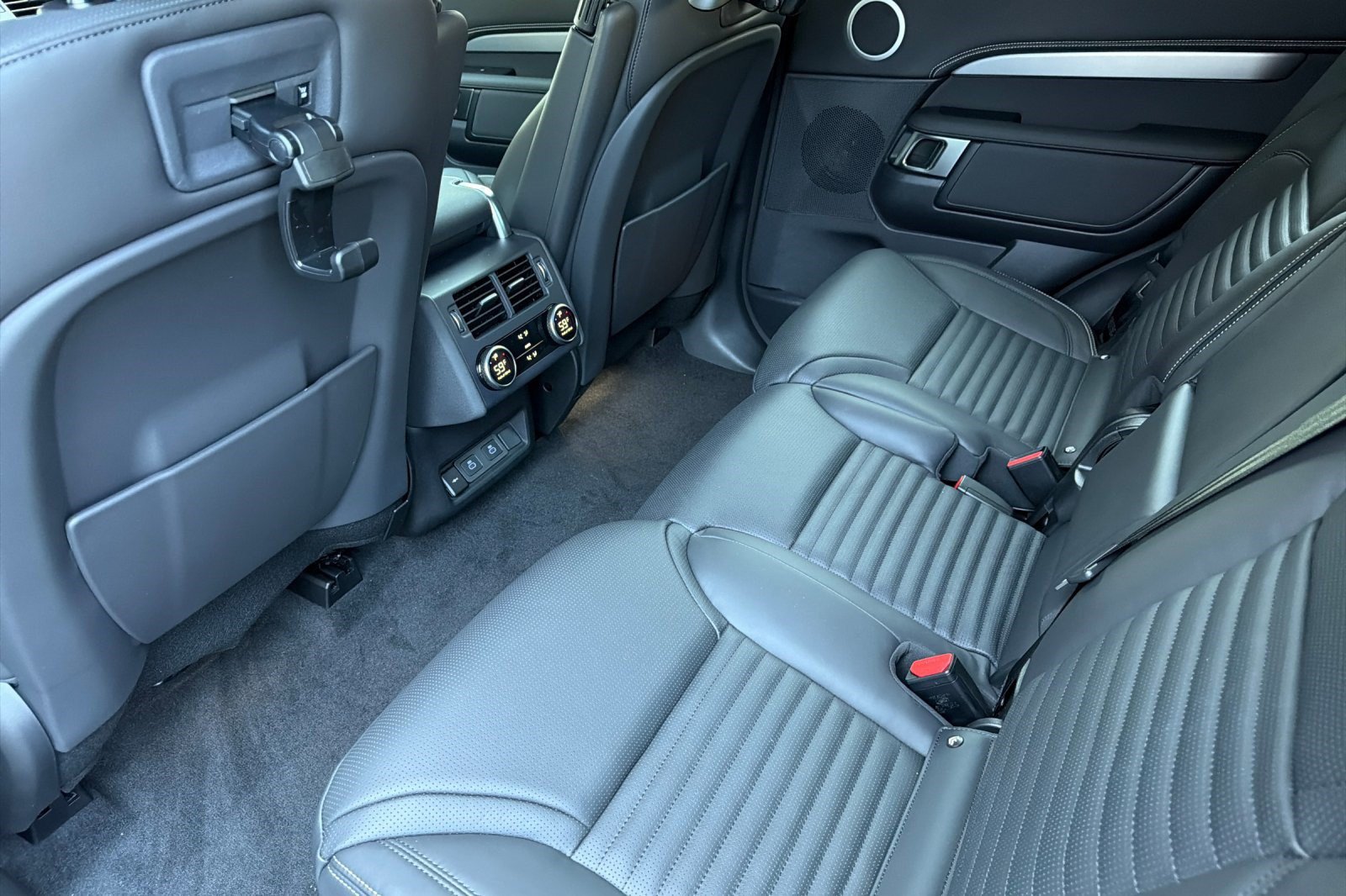 New 2026 Land Rover Discovery Dynamic SE AWD/4WD image 25