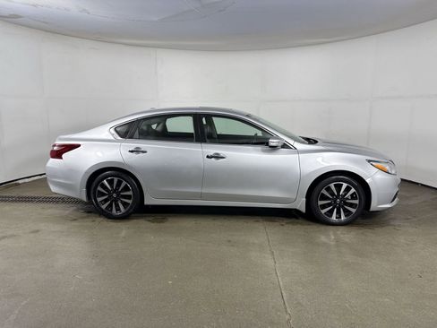 Used 2018 Nissan Altima 2.5 SV w/ 2.5 SV Technology Package image 36