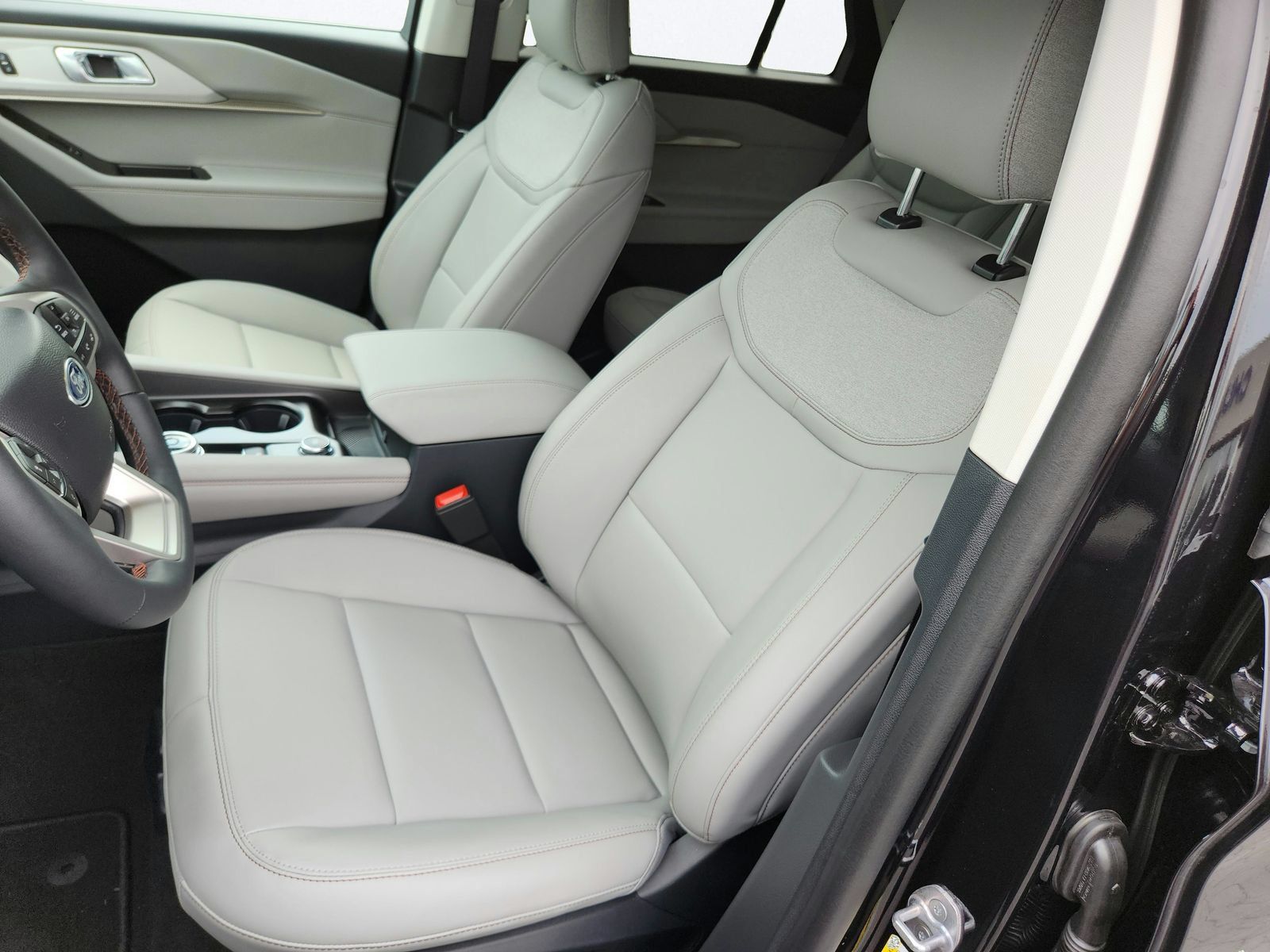 New 2026 Ford Explorer Active w/ Active Comfort Package AWD/4WD image 12