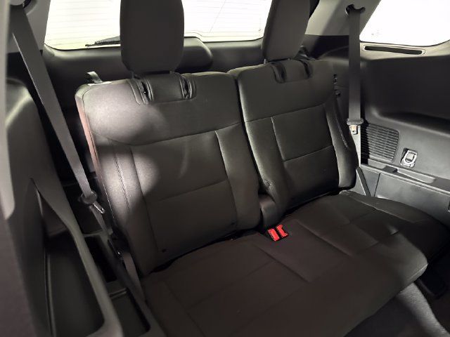Used 2024 Ford Explorer XLT AWD/4WD image 18