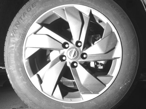 Used 2025 Nissan Rogue SV image 13