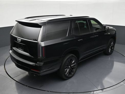 Used 2025 Cadillac Escalade Sport w/ LPO, ONYX Package AWD/4WD image 18