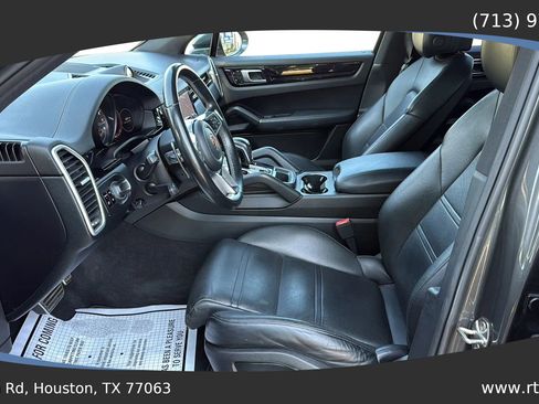 Used 2019 Porsche Cayenne S image 23