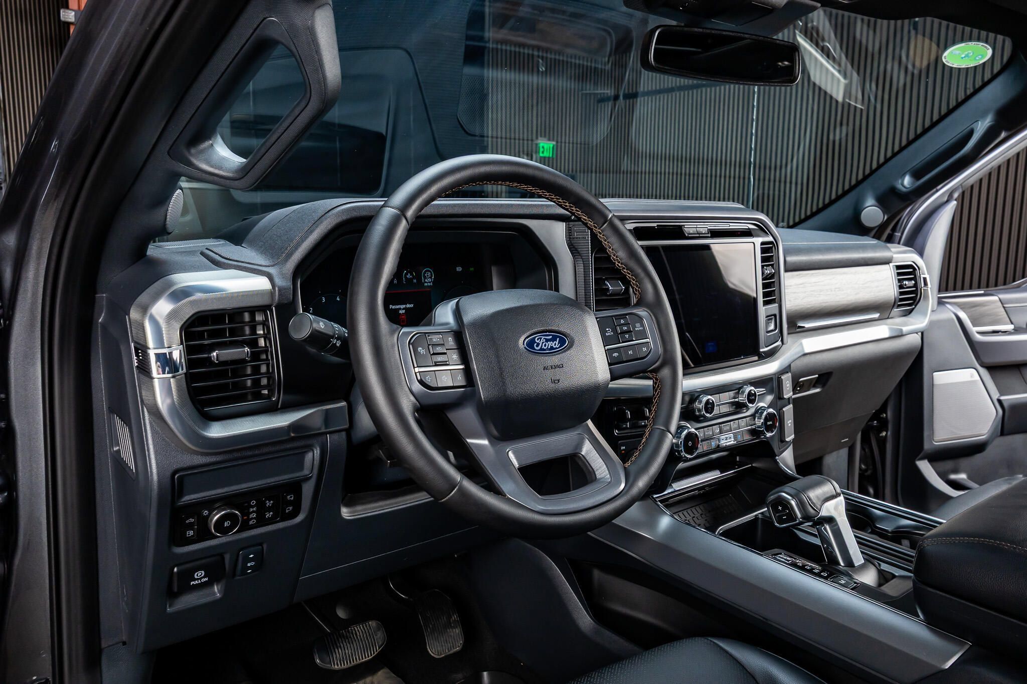 Used 2025 Ford F150 Lariat w/ Equipment Group 502A High AWD/4WD image 17