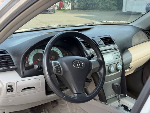 Used 2009 Toyota Camry SE FWD image 10