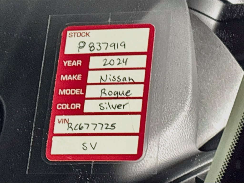 Used 2024 Nissan Rogue SV AWD/4WD image 24