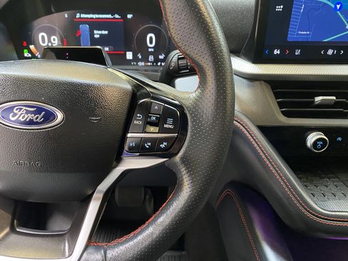 Used 2025 Ford Explorer ST-Line w/ Premium Package image 34