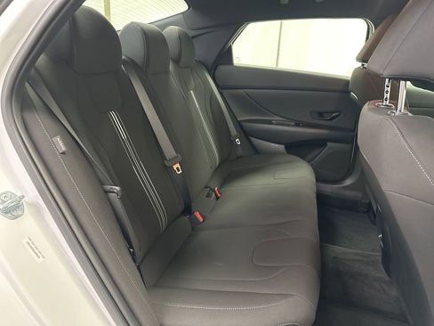 Used 2025 Hyundai Elantra Sport image 22