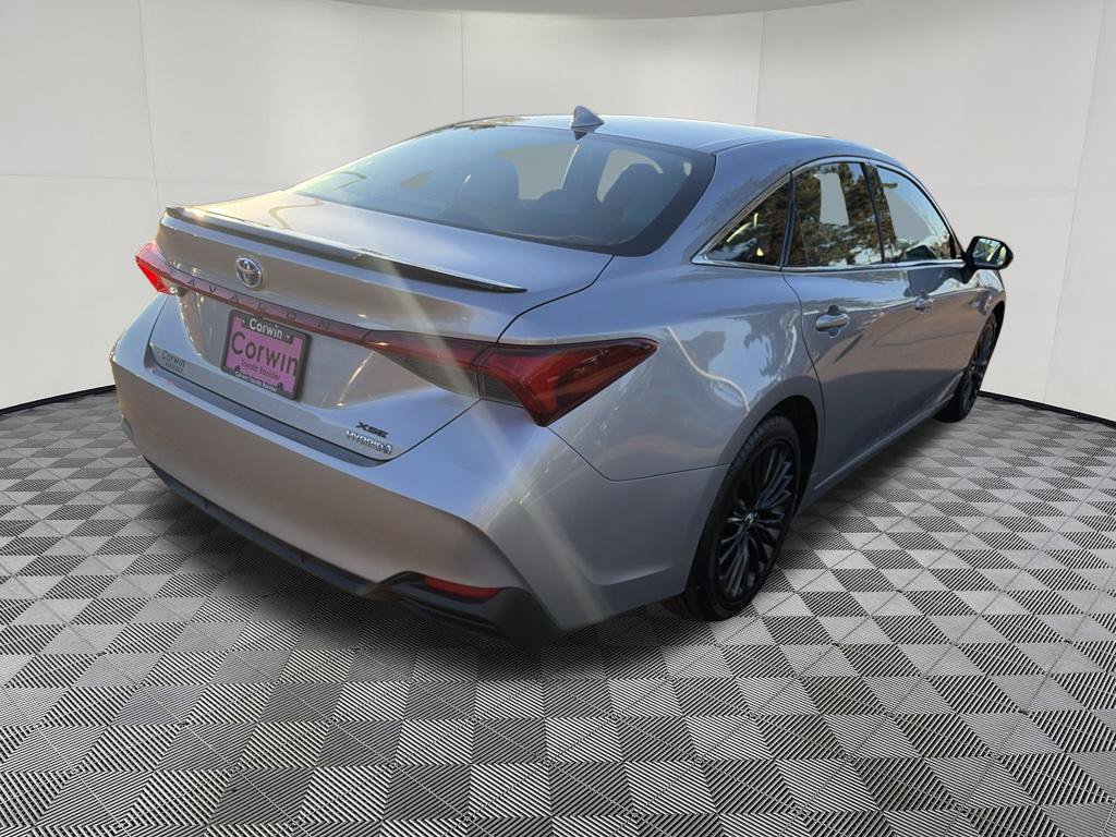Used 2019 Toyota Avalon XSE w/ Carpet Mat Package FWD image 10