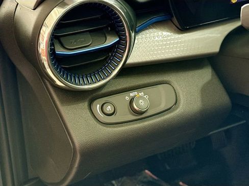 New 2026 Chevrolet Trax LT w/ Driver Confidence Package image 11