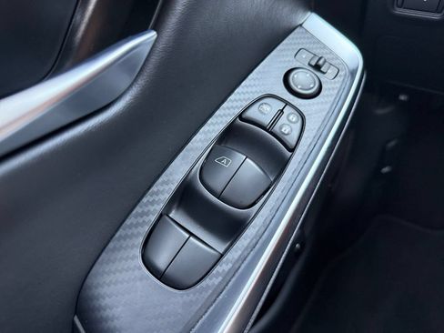 Used 2025 Nissan Sentra SR w/ SR Premium Package FWD image 26