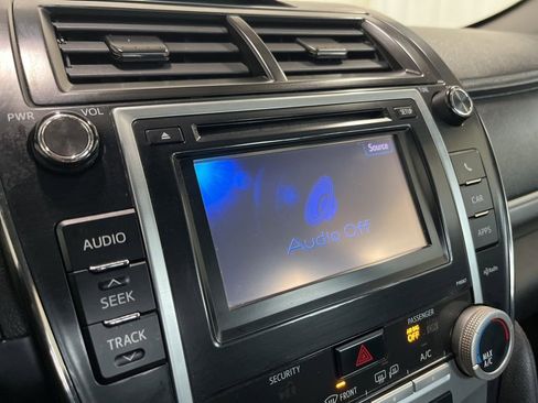 Used 2012 Toyota Camry SE FWD image 14