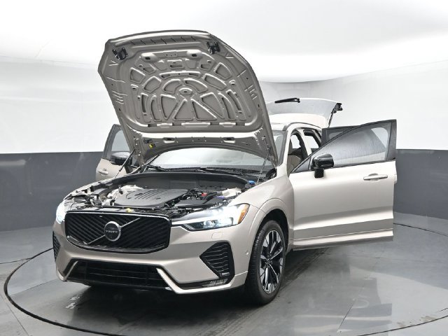 New 2026 Volvo XC60 B5 Plus w/ Protection Package Premier AWD/4WD image 53