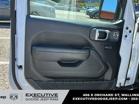 Used 2022 Jeep Wrangler Unlimited Sport w/ Sun And Sound Package AWD/4WD image 11