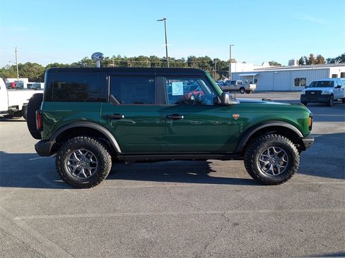 New 2025 Ford Bronco Badlands image 4