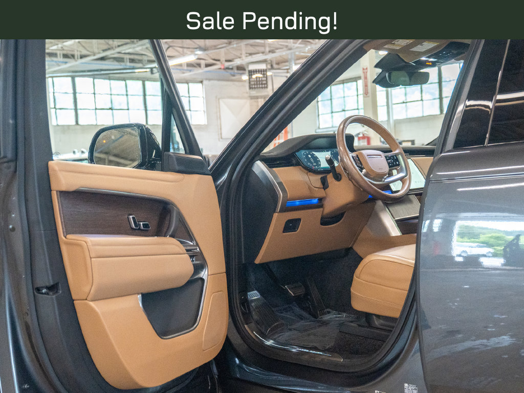 Certified 2025 Land Rover Range Rover SE AWD/4WD image 11