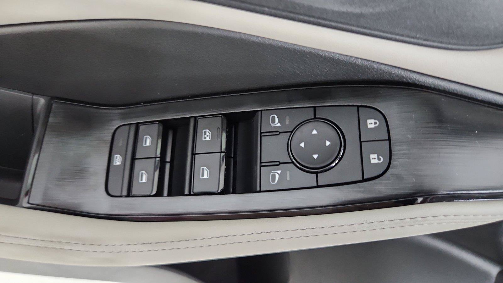 Used 2025 Nissan Rogue SV AWD/4WD image 17