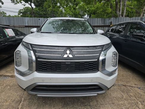 Used 2025 Mitsubishi Outlander SE FWD image 7